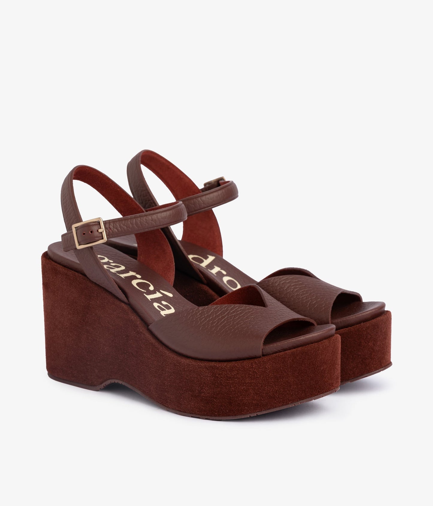doina / brunette cervo