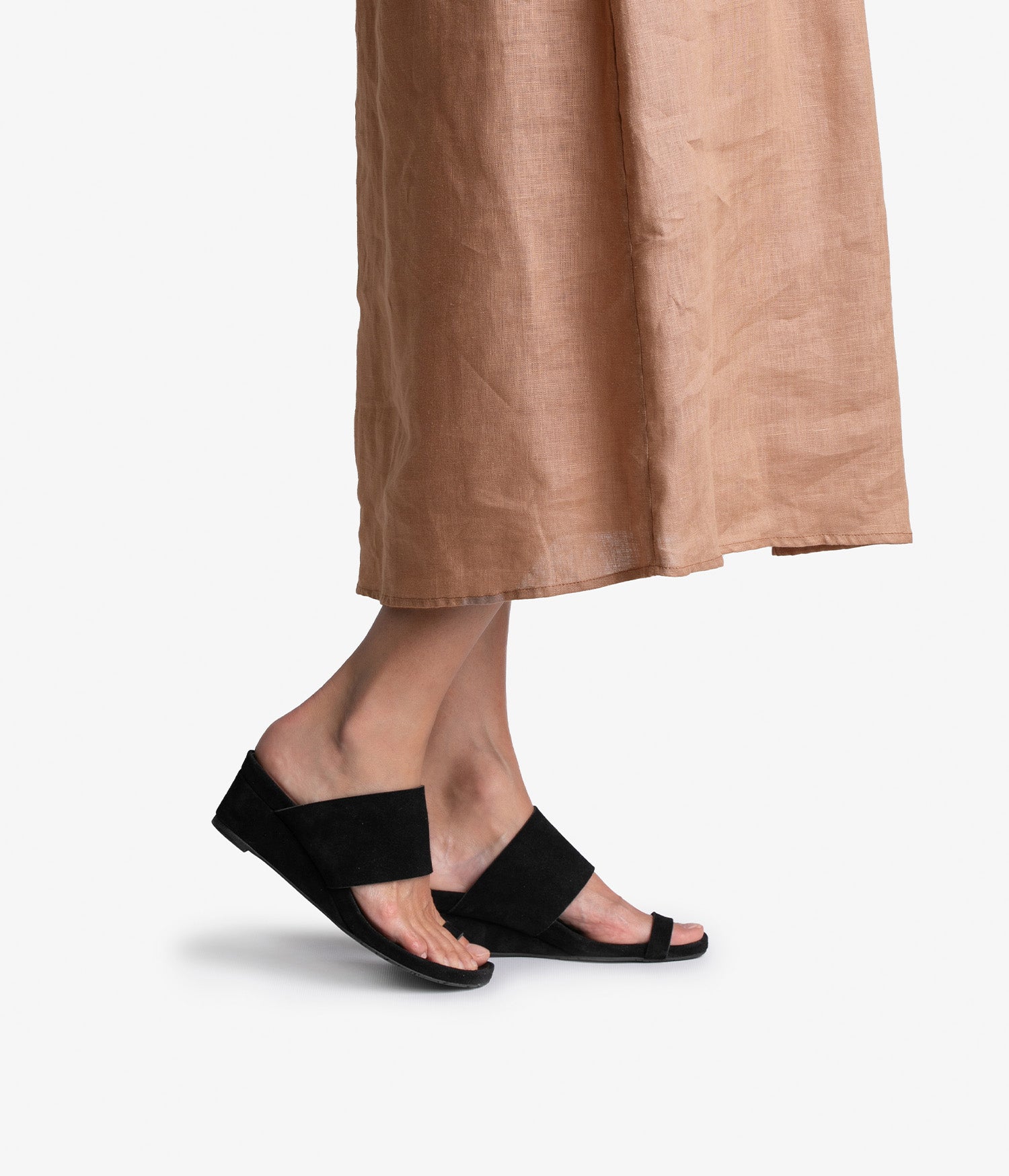 Wedge bootie in black stretch microfiber | Urbana
