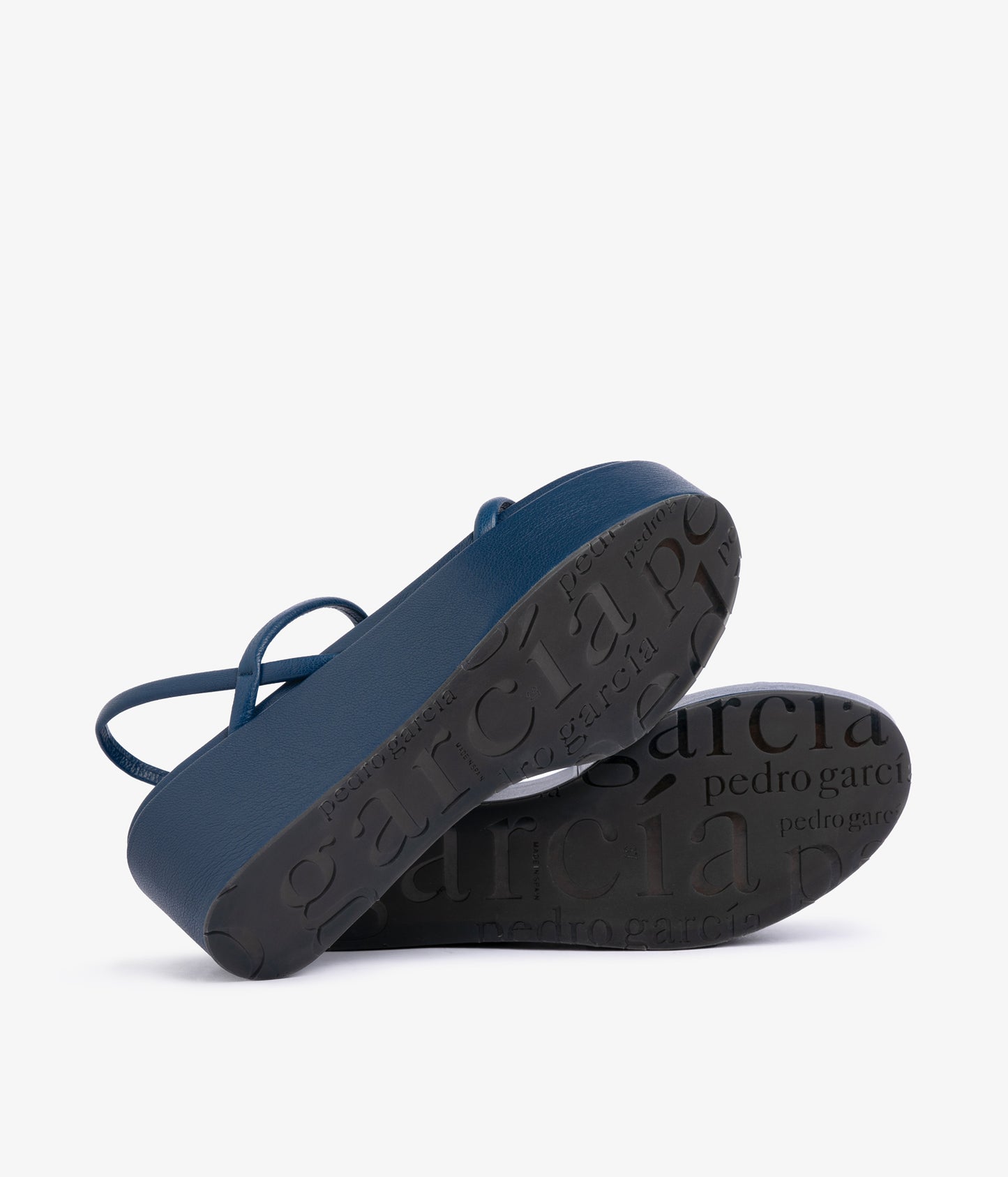 nibia / midnight caprine