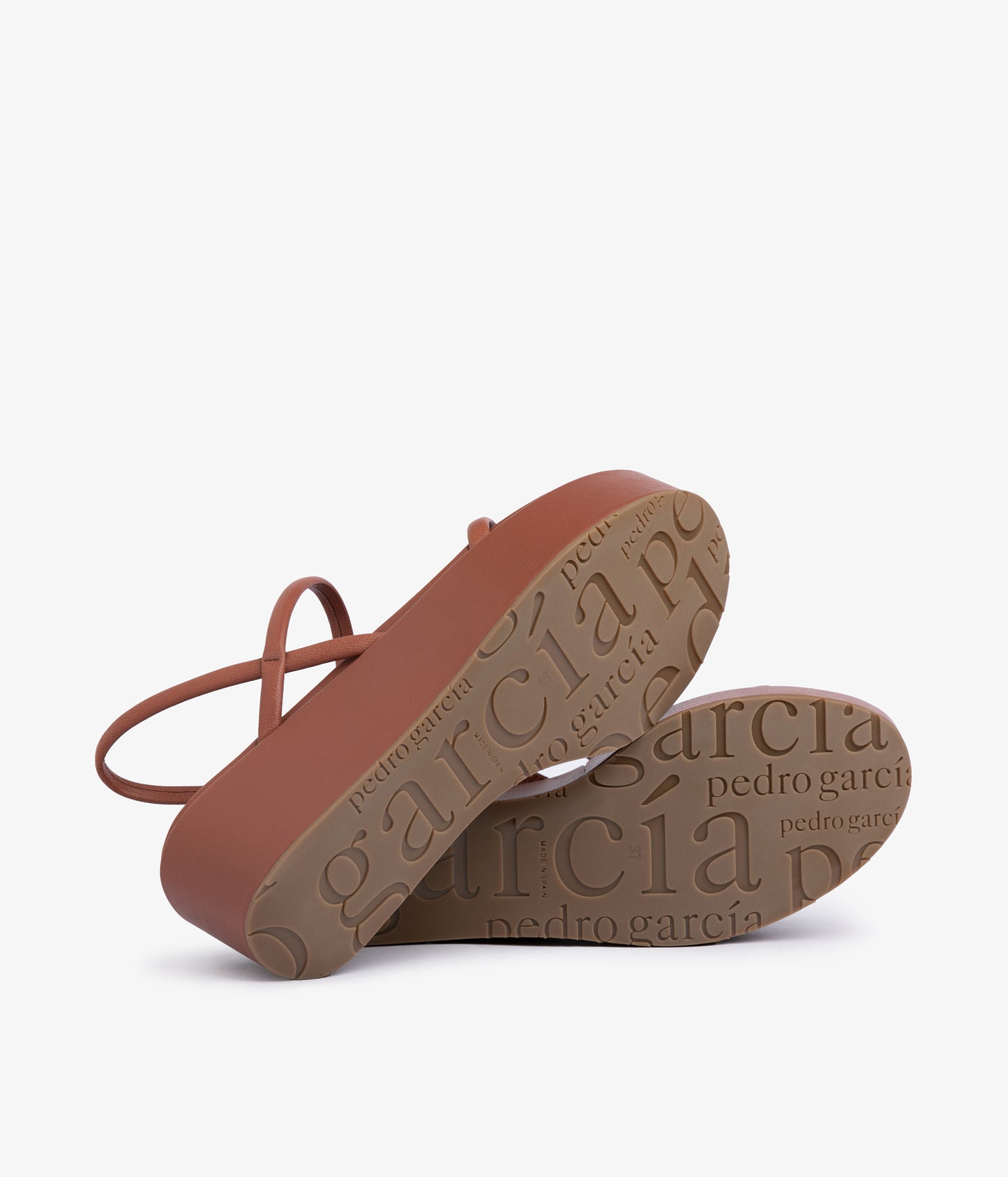 nibia / brick caprine