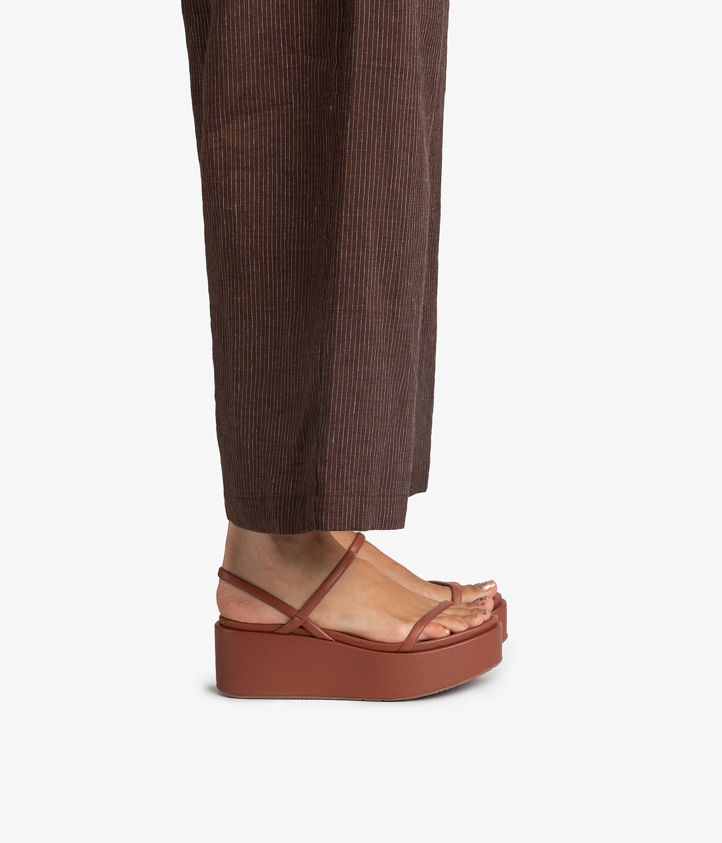 nibia / brick caprine