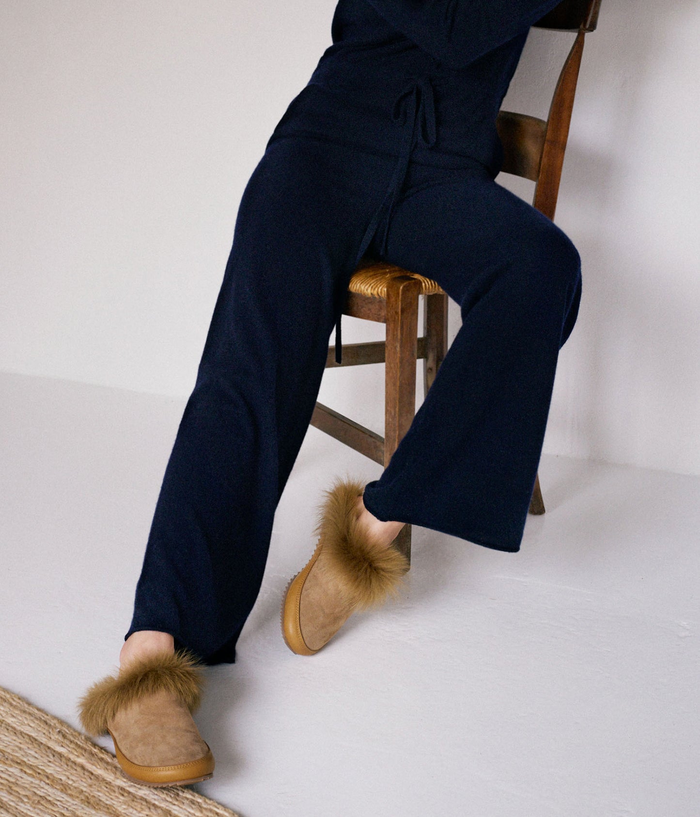 jan / tan suede churra